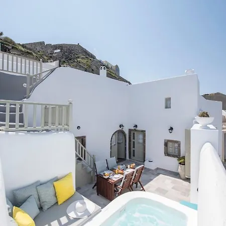 Santorini 180 Degrees Pýrgos