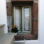 Santorini 180 Degrees