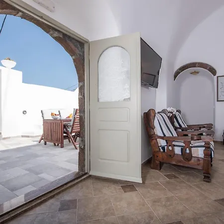 Santorini 180 Degrees