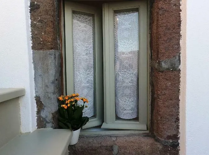 Santorini 180 Degrees