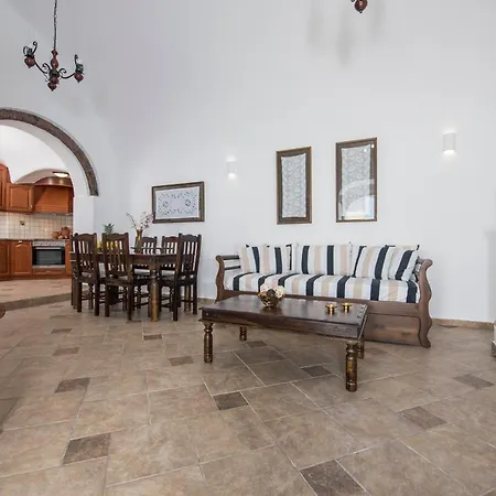 Villa Santorini 180 Degrees