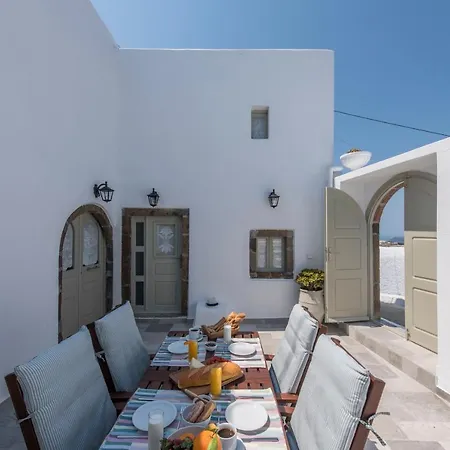 Santorini 180 Degrees Pyrgos Kallistis