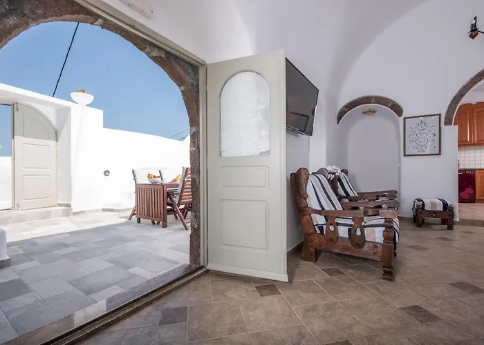 Santorini 180 Degrees